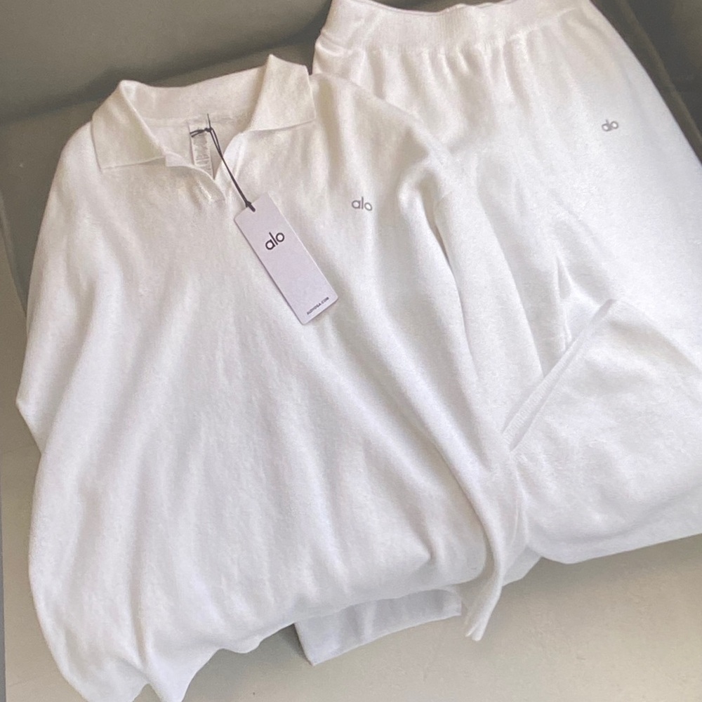 ALO Yoga White Short Sleeve Polo and Lounge Set